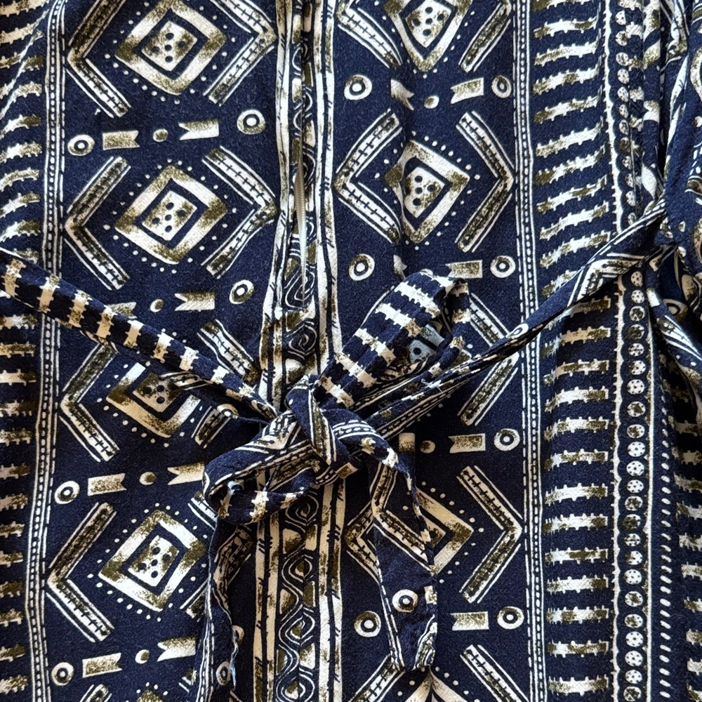 Vintage Blue and White Sleeveless Patterned Maxi Dress with Scoop Neck. - Picture 6 of 10